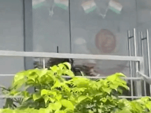 जालंधर ED दफ्तर के अंदर जाती हुईं कंवलप्रीत बराड़।