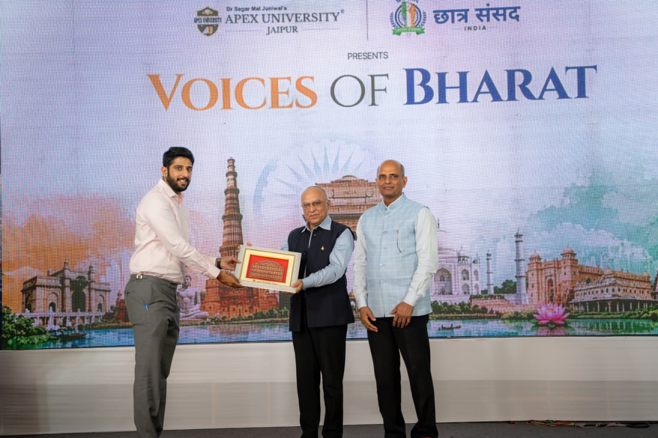 विश्वविद्यालय के डायरेक्टर वेदांशु जूनिवाल ने सभी अतिथियों का स्वागत किया।