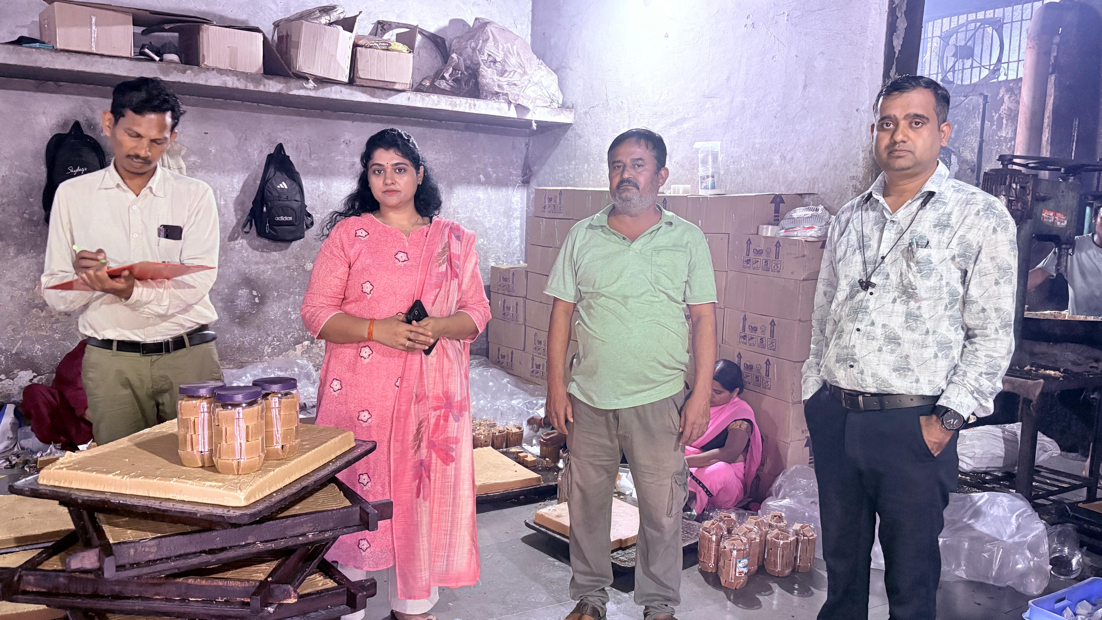 खाद्य विभाग की टीम ने भिलाई में की कार्रवाई।