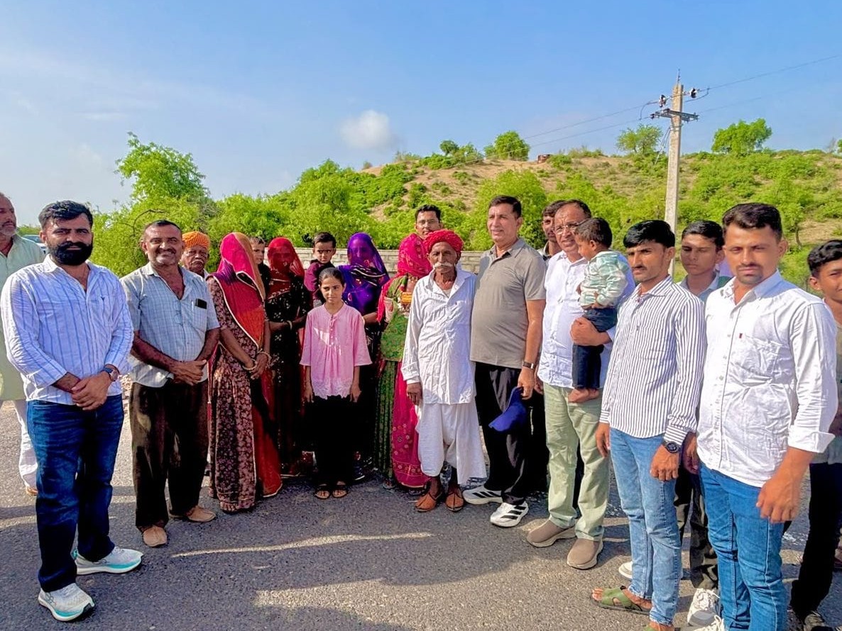 पूर्व मंत्री हरीश चौधरी बोले- शिक्षा जागरूकता का ही परिणाम; ग्रामीणों ने किया स्वागत