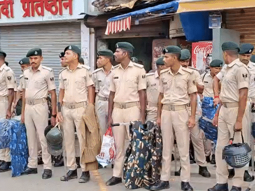 A large number of police personnel have been deployed at Dakbungla.