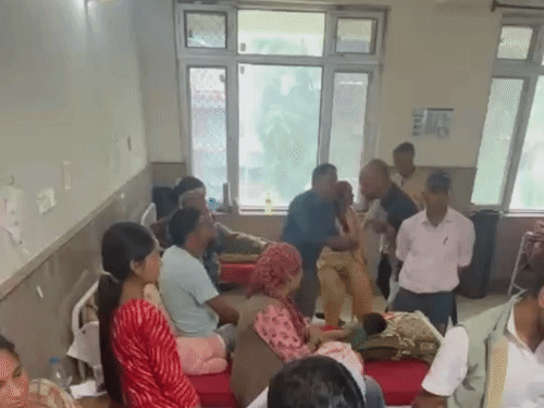 कुल्लू के पतलीकूहल अस्पताल में उपचाराधीन छात्रा।
