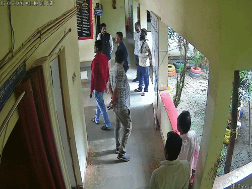 नगर पालिका अध्यक्ष और अधिकारियों के बीच विवाद का वीडियो सामने आया है।