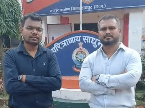 अधिकारियों की शिकायत पर नपा अध्यक्ष के खिलाफ केस दर्ज किया है।