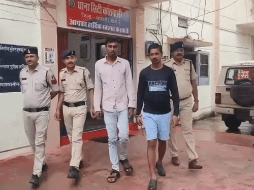 पुलिस ने दोनों भाइयों को सारंगढ़-बिलाईगढ़ से गिरफ्तार किया है।