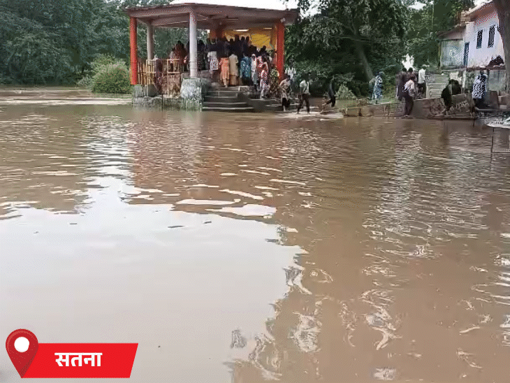 सतना की कई कॉलोनियों में बाढ़ का पानी घुस गया।