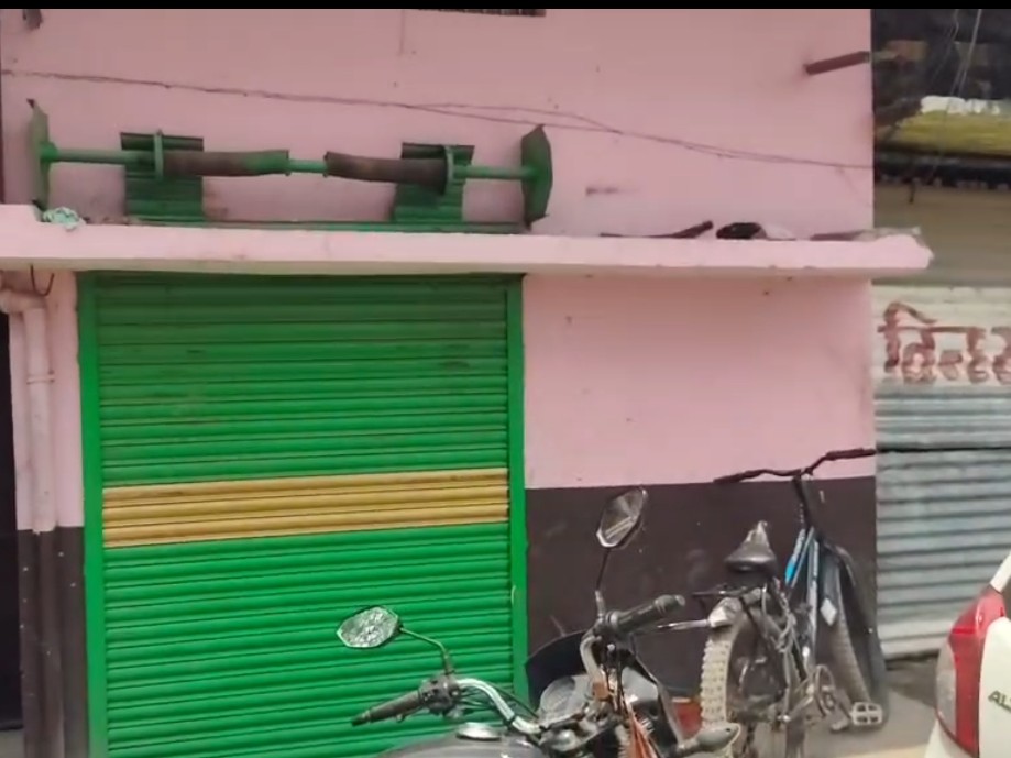 सभी दुकानें बंद रहीं, शवदाह के लिए आने वाले यात्रियों को हुई परेशानी|बाढ़,barh - Dainik Bhaskar