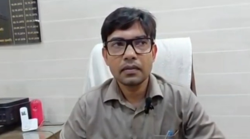 आजमगढ़ के जिला बेसिक शिक्षा अधिकारी राजीव पाठक।