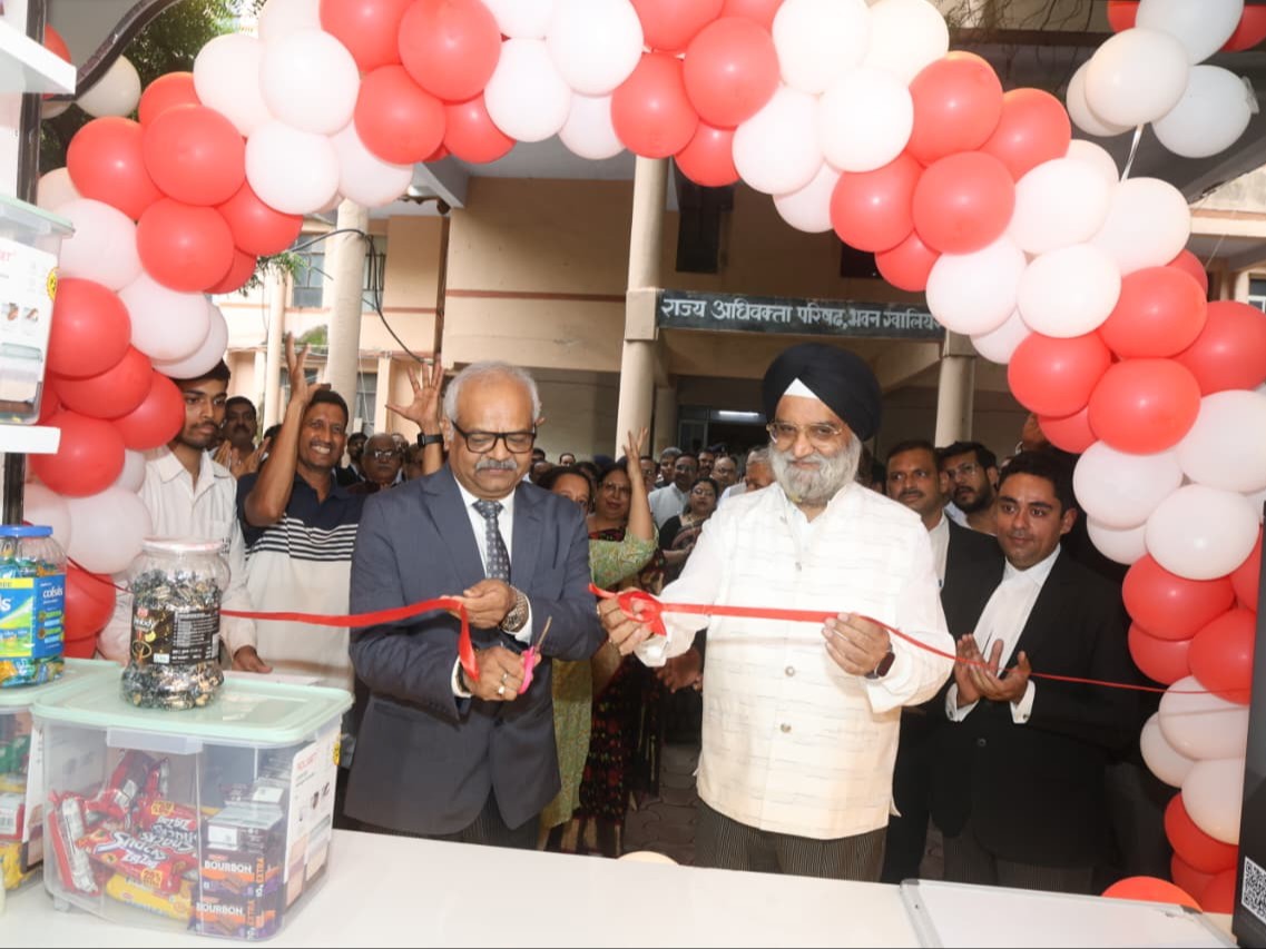 8 साल पुराना वैवाहिक विवाद सुलझा, हाईकोर्ट परिसर में दंपती को मिला ‘इशारा कैफे’|ग्वालियर,Gwalior - Dainik Bhaskar
