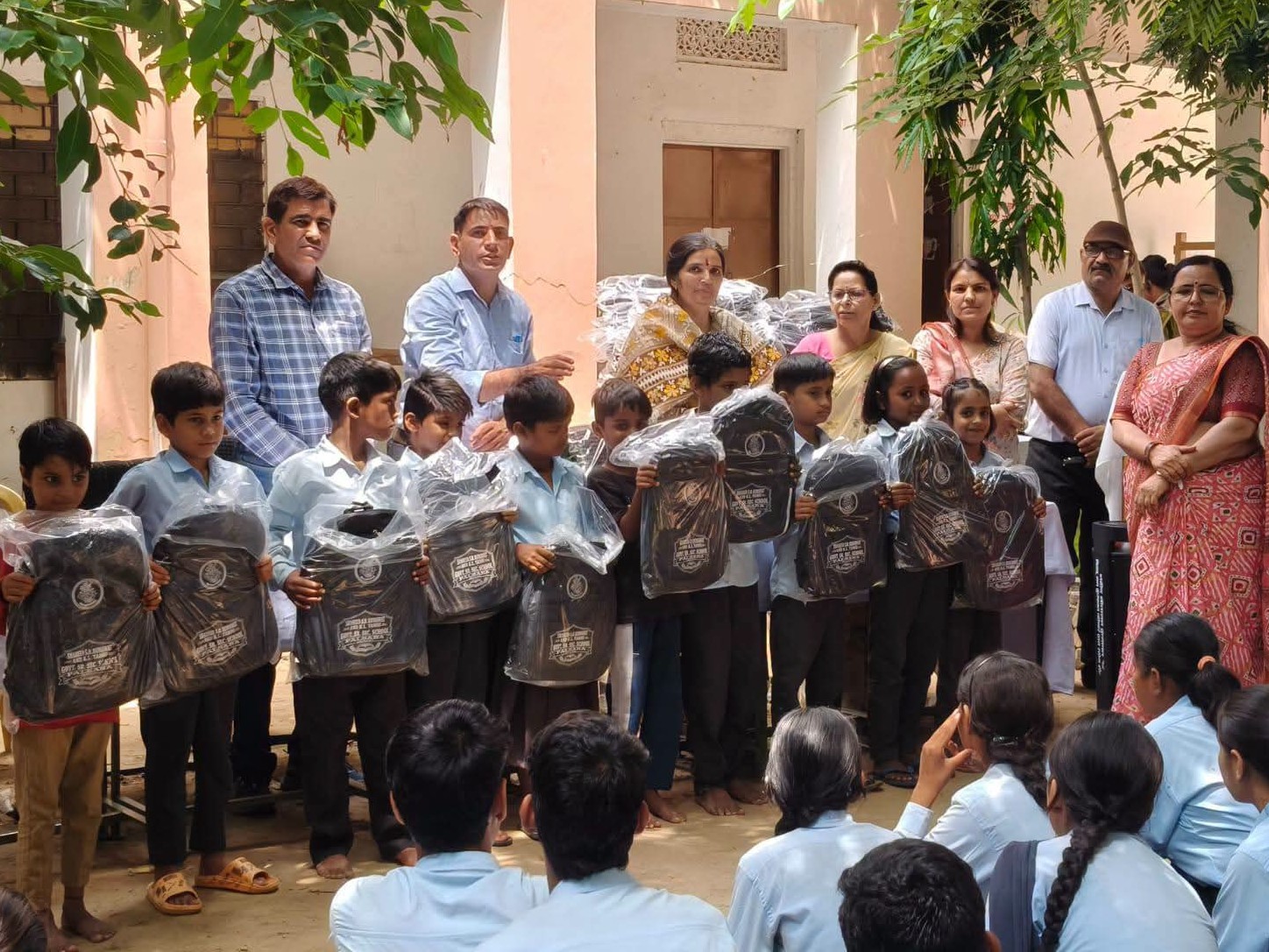 क्लास 1 से 8 तक के छात्रों को मिले; प्रिंसिपल बोलीं- शिक्षा को बढ़ावा मिलेगा
