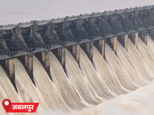 जबलपुर के बरगी डैम के 13 गेट खोल दिए गए हैं।