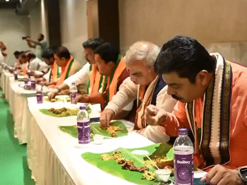 बीजेपी बोली- 100% वेज खाना था, कटहल को नॉनवेज समझ रहे; RJD बोली- सावन में मुर्गा-खसी चबा रहे|पटना,Patna - Dainik Bhaskar