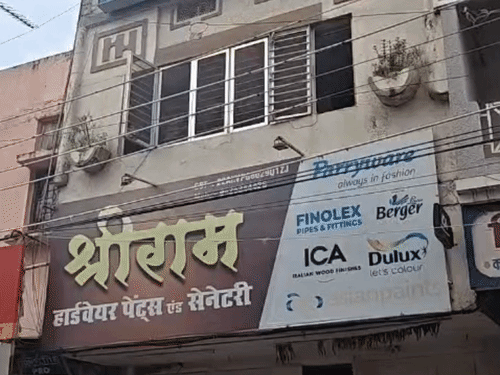 दुर्ग में बिल्डर विश्वास गुप्ता के घर पर कार्रवाई।