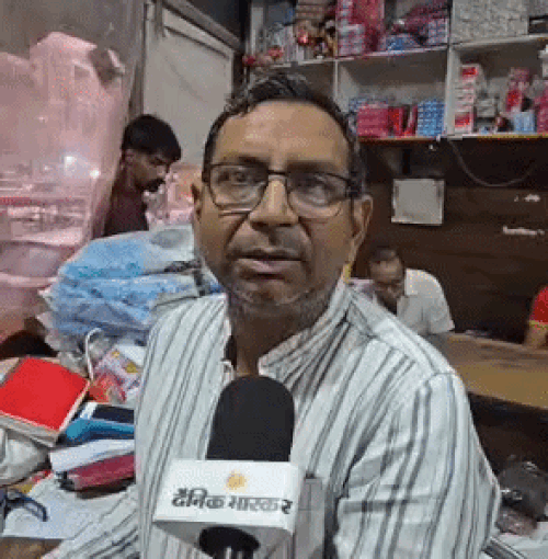 According to Naveen Garg, President of Sonipat Grocery Association, customers are buying sugar, but are purchasing in smaller quantities compared to before.