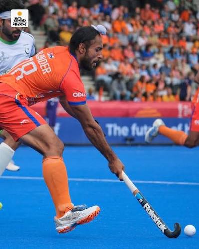 मैच के दौरान सिरसा के हॉकी प्लेयर राजिंदर सिंह