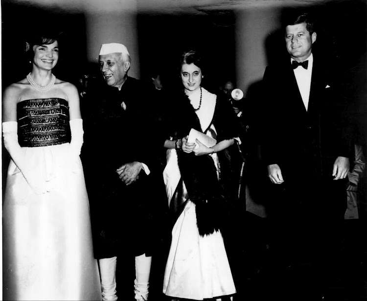 प्रधानमंत्री जवाहरलाल नेहरू 1961 में बेटी इंदिरा गांधी के साथ अमेरिका यात्रा पर गए थे। ऑफिशियल डिनर के दौरान ली गई तस्वीर।