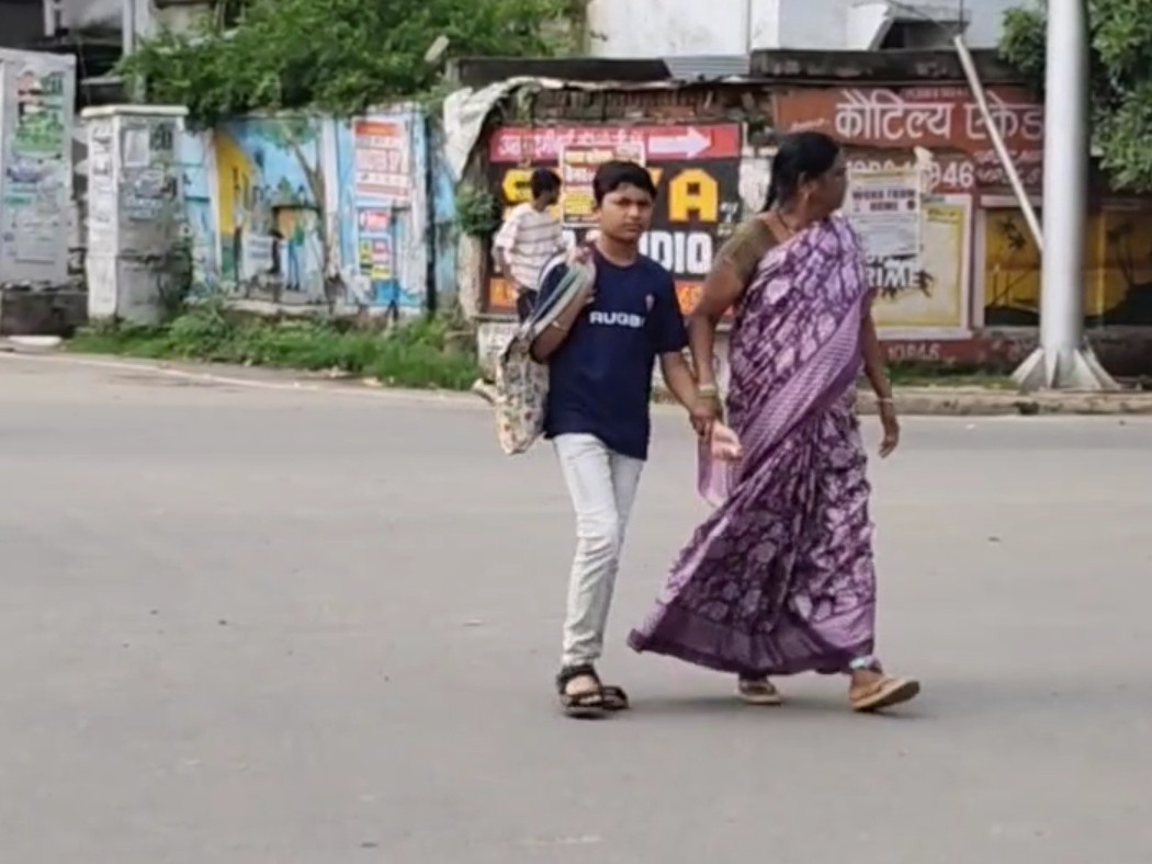 उमस से लोग परेशान, 24 अगस्त तक 33 जिलों में भारी बारिश का अलर्ट|ग्वालियर,Gwalior - Dainik Bhaskar