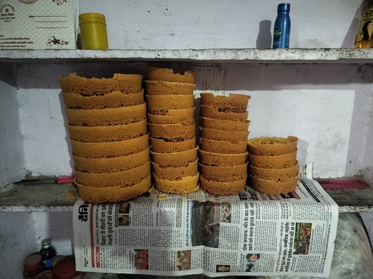 फूड सेफ्टी टीम को बिंदायका में प्रधान स्वीट्स एंड कैटर्स शॉप में 150 किलो बदबूदार घेवर मिला, जिसे नष्ट कराया गया।