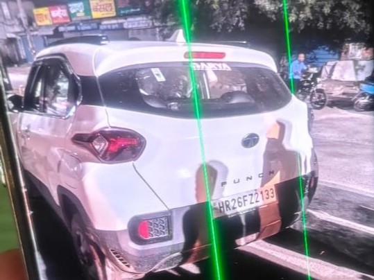 बाइक पर सवार होकर जा रहे, रेवाड़ी- भिवानी के रहने वाले, ड्राइवर पुलिस हिरासत में|गुरुग्राम,gurugram - Dainik Bhaskar
