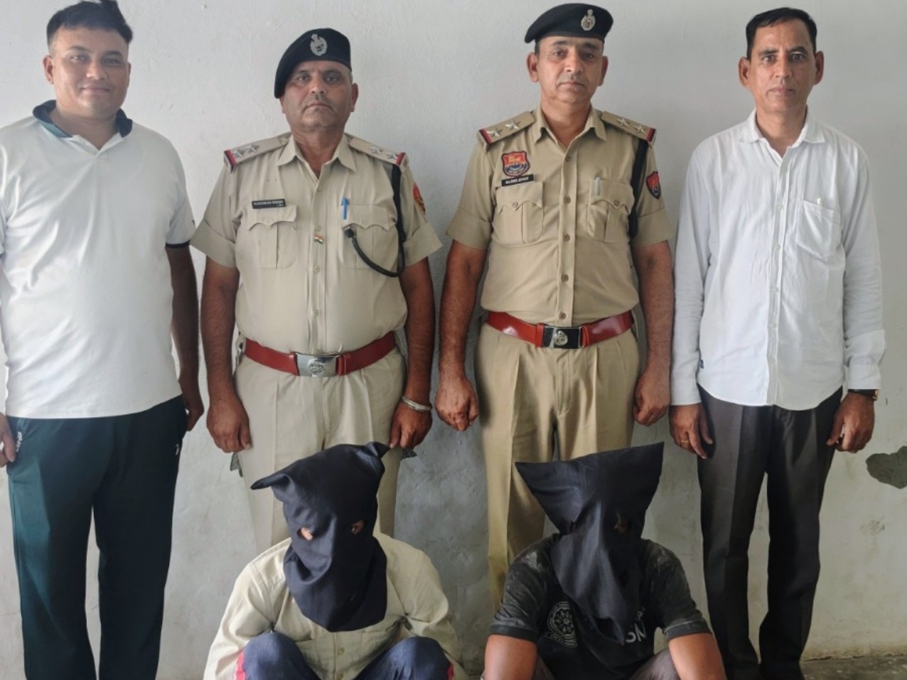 गेहूं, चीनी, तेल और नकदी बरामद; एक मोटरसाइकिल चोर भी किया अरेस्ट|उकलाना,Uklanamandi - Dainik Bhaskar