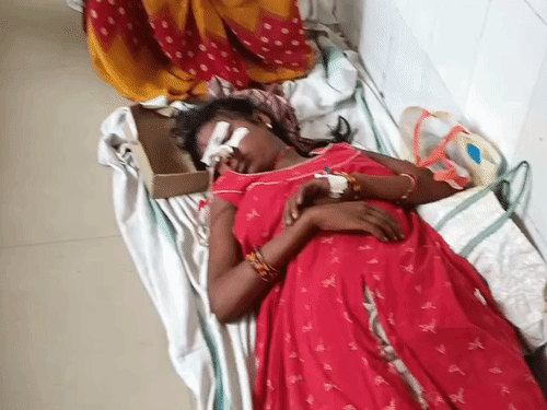 आरती कुमारी का पुलिस अभिरक्षा में SKMCH में इलाज चल रहा था।