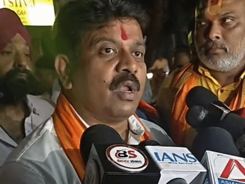 विजय शर्मा ने कहा कि जिसके दिमाग में नक्सल होगा, उसे दिमाग से भी निकालेंगे।