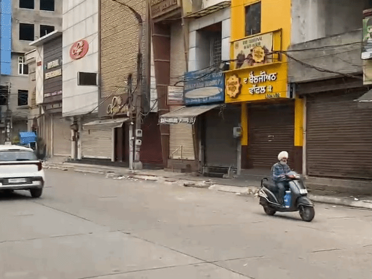 Shops closed at Jyoti Chowk in Jalandhar.