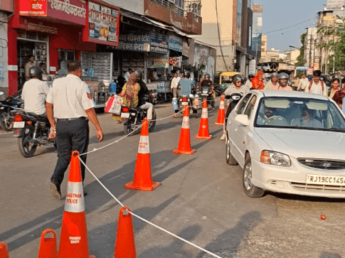राधाकिशनपुरा से आने वाले वाहनों को कंट्रोल रूम के सामने से यू टर्न लेना होगा।