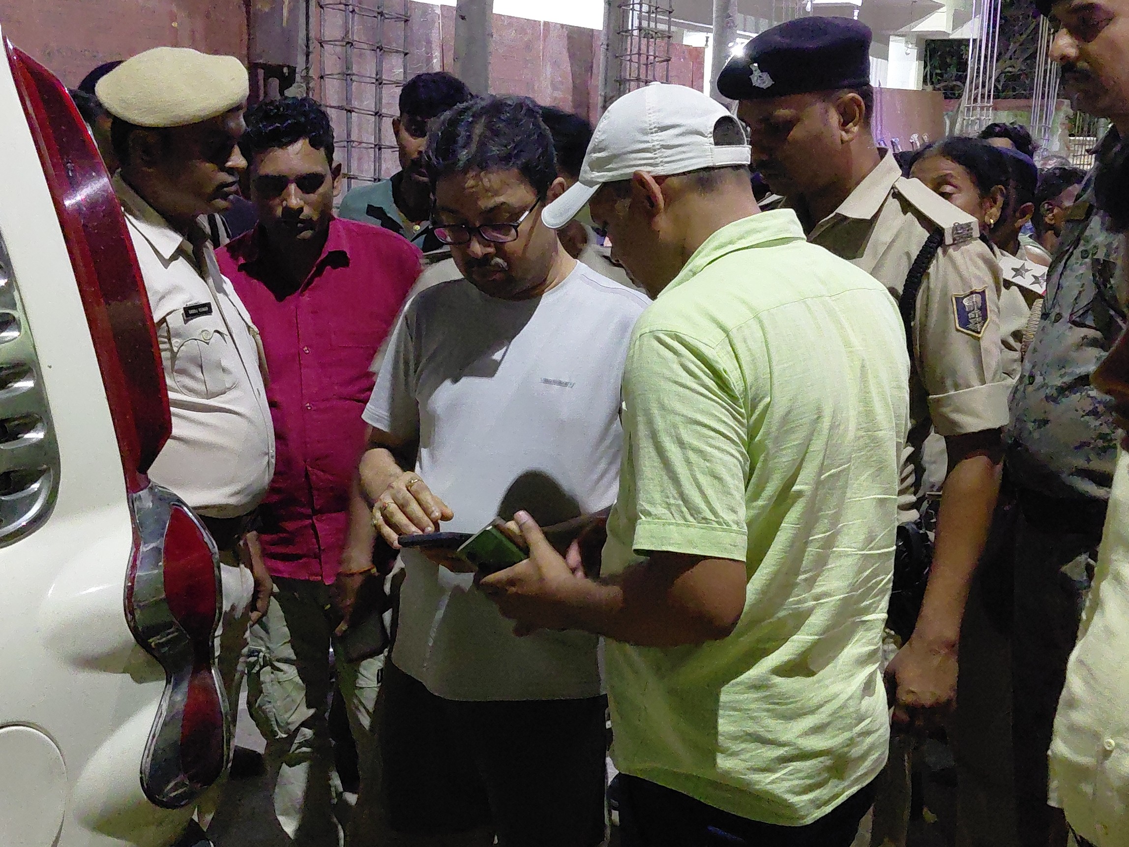 मनीष से को थाने लाई पुलिस।