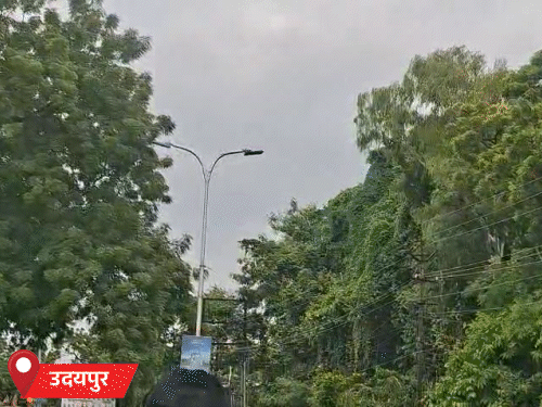 उदयपुर में शनिवार सुबह बादल छाए, लेकिन दिनभर बारिश नहीं हुई। यहां भी गर्मी बढ़ गई है।
