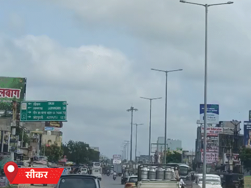 सीकर में शनिवार शाम को हवा चलने से लोगों को राहत मिली।