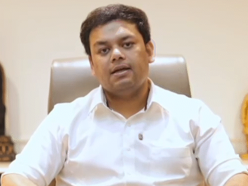बेसिक शिक्षा मंत्री संदीप सिंह ने बताया कि इससे साढ़े तीन लाख रसोइए लाभान्वित होंगे।