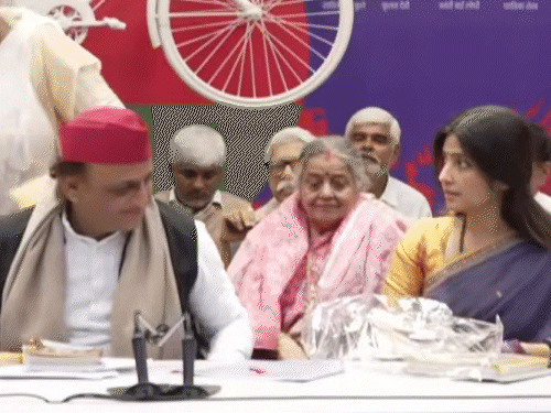 कहा– परिवारवाद का भी फायदा होता है, घर में ही 5 सांसद, इसलिए सपा नहीं टूटी|उत्तरप्रदेश,Uttar Pradesh - Dainik Bhaskar
