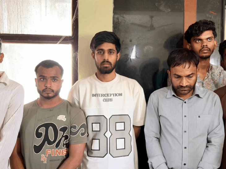 पुलिस ने प्रोफेसर समेत 6 आरोपियों को गिरफ्तार किया है। दो आरोपी अब भी फरार हैं। - Dainik Bhaskar