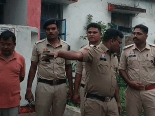 पुलिस ने सभी आरोपियों को गिरफ्तार कर कोर्ट में पेश किया।