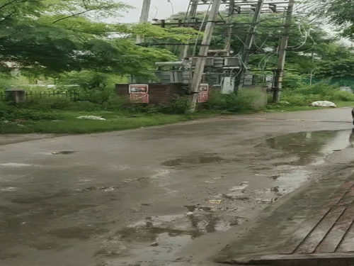 पठानकोट में शनिवार सुबह हल्की बारिश हुई।