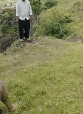 कुणाल सुबह करीब 10 बजे पहाड़ी पर चढ़ गया था। बार-बार जगह बदल रहा था।