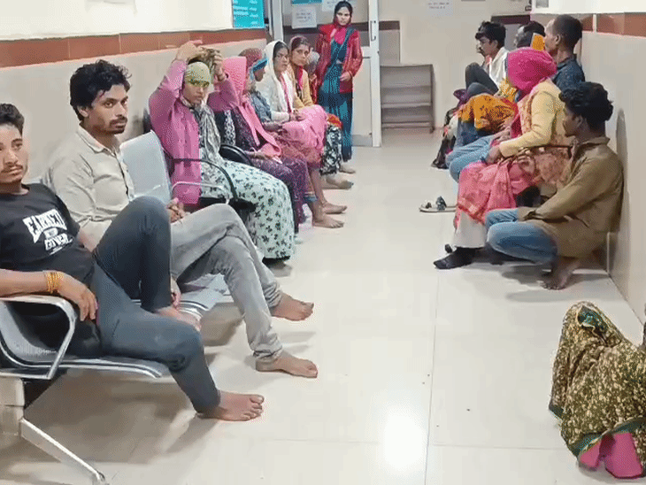 घटना पर बच्चों के परिजन ने नाराजगी जताई है।
