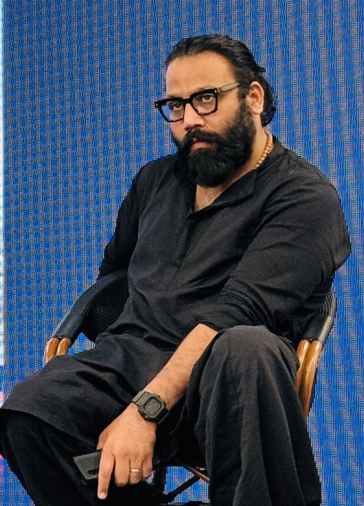 मीटिंग में करीब एक घंटे की देरी से पहुंचे थे संदीप।