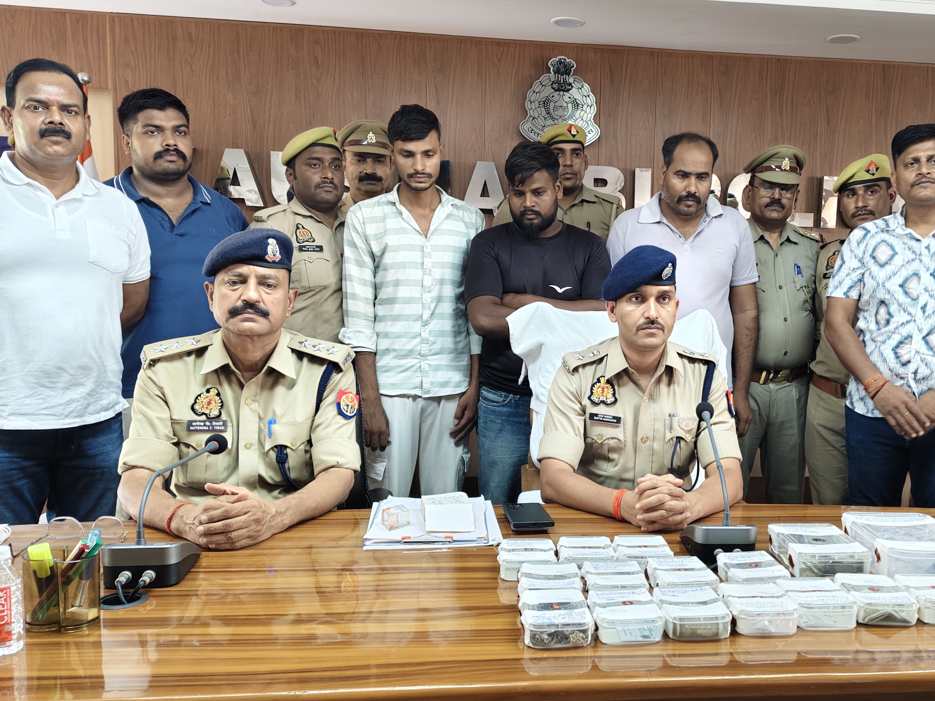 Kaushambi Police Encounter | Thieves Arrested After Firing With Fortuner