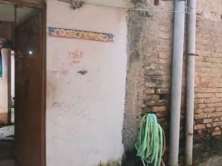 इसी घर में हुई वारदात।