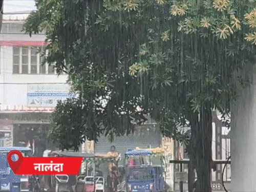 पटना-बक्सर में खतरे के करीब गंगा, बेगूसराय में 2 गांवों का सड़क से संपर्क टूटा|पटना,Patna - Dainik Bhaskar