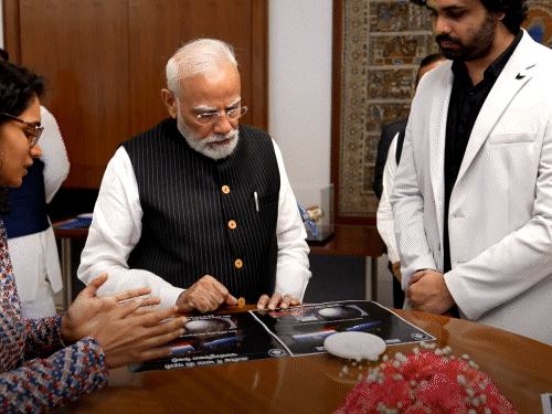मुलाकात के दौरान पीएम ने स्टार्टअप्स के प्रोजेक्ट्स के बारे में जानकारी ली।