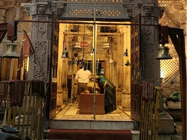 अचलेश्वर महादेव से जुड़ी अनोखी परंपरा; 365 दिन व्यापारी तिजोरी-दुकान की चाबी लेकर पहुंचते हैं मंदिर|ग्वालियर,Gwalior - Dainik Bhaskar