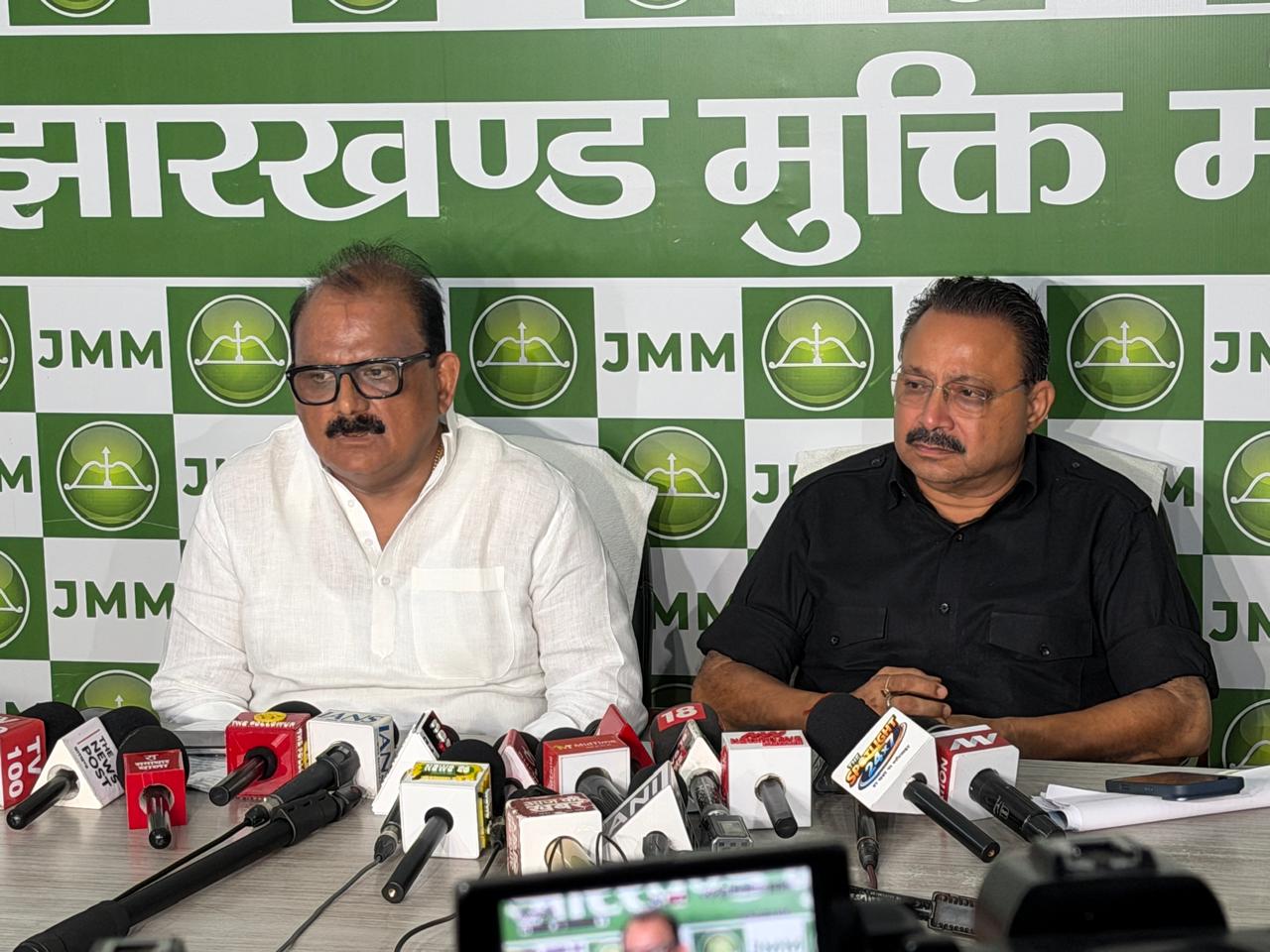 झामुमो के केंद्रीय महासचिव एवं पूर्व मंत्री मिथिलेश ठाकुर ने कहा कि आंदोलन में भुक्तभोगी छात्र नहीं, भाजपा के उपद्रवी शामिल रहे हैं।