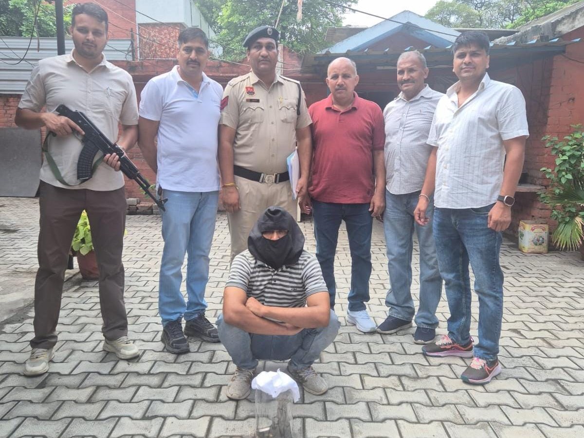 पानीपत पुलिस की CIA टीम की गिरफ्त में आरोपी। - Dainik Bhaskar