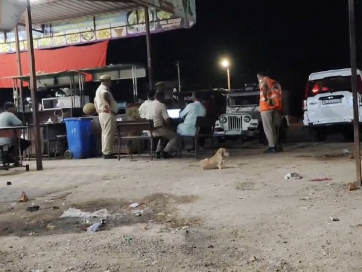 रविवार रात को कार्रवाई करते हुए तखतगढ़ थाना पुलिस।