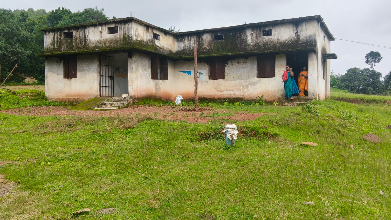 Anganwadi workers face water crisis due to bore theft, with helpers ...