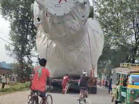 करीब चार महीने पहले पारादीप से निकला यह वाहन बेहद धीमी गति से आगे बढ़ रहा है।