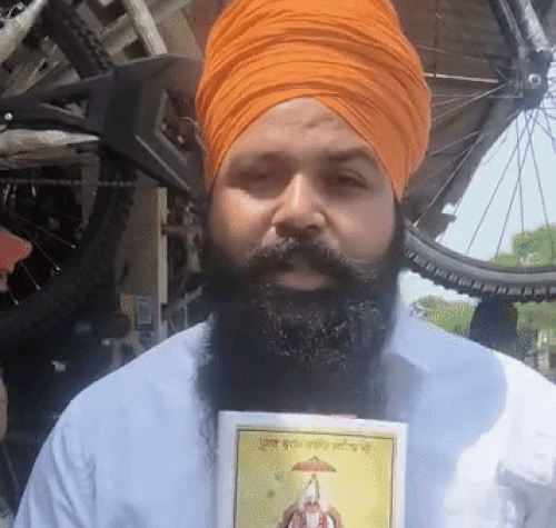मनप्रीत खालसा ने बाद में अपनी बात रखी।